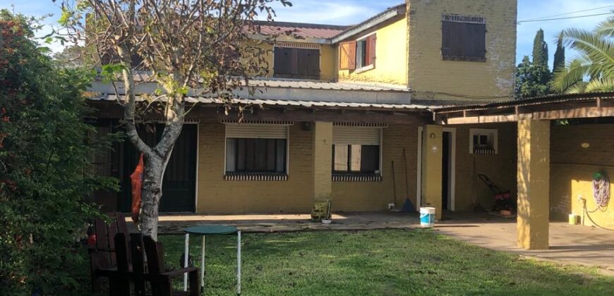 VENTA CASA EN CAPITÁN SARMIENTO