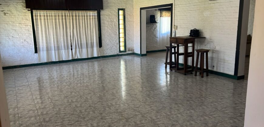 VENTA CASA EN CAPITÁN SARMIENTO