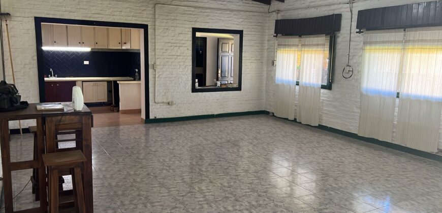 VENTA CASA EN CAPITÁN SARMIENTO